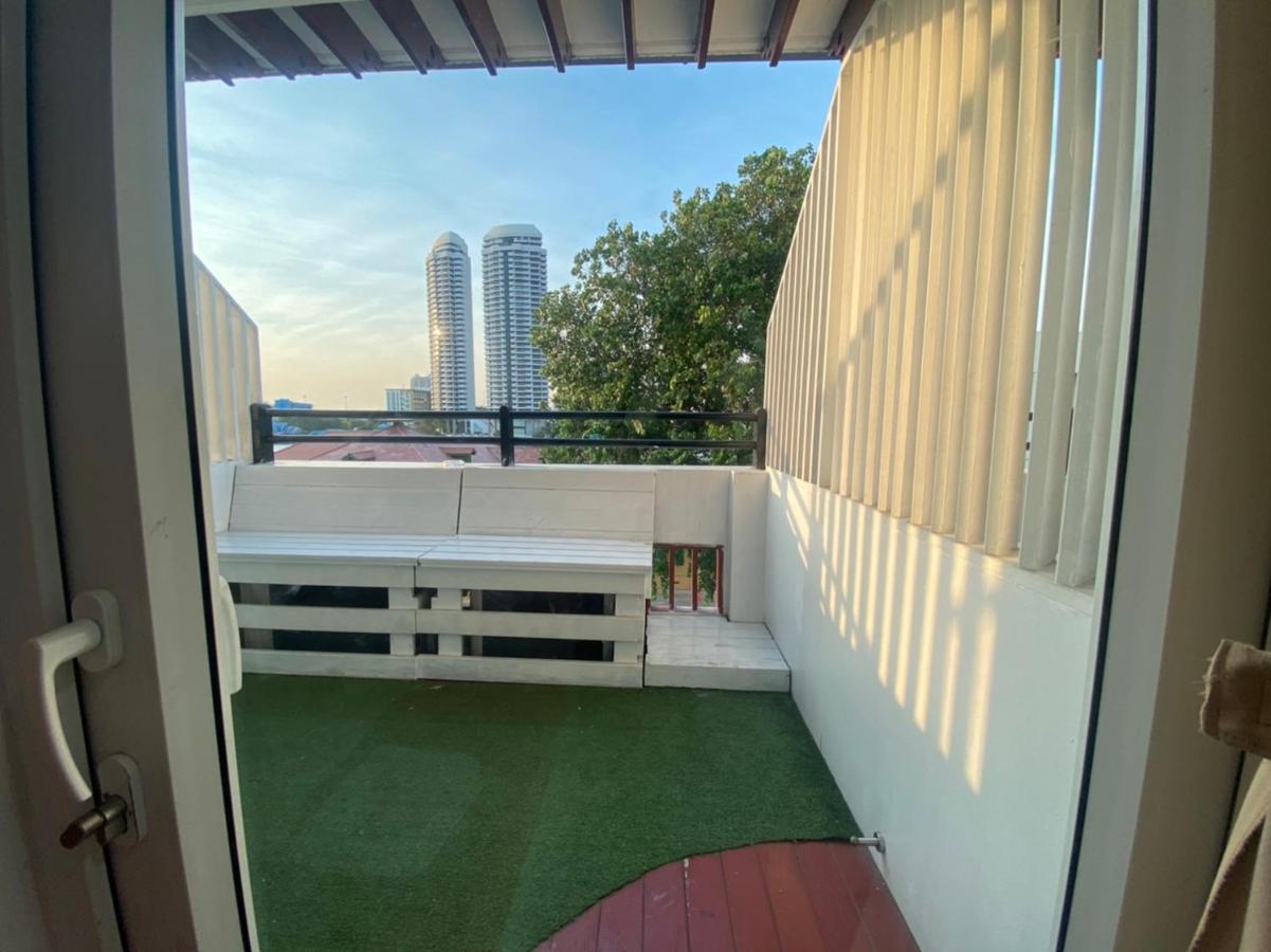 Happio Near Chabad House Hotel Bangkok Luaran gambar